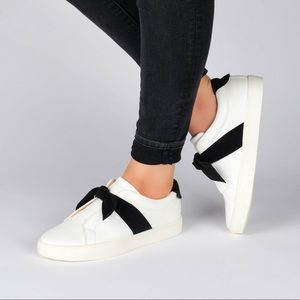 NWT Journee Ash Sneaker with Bow